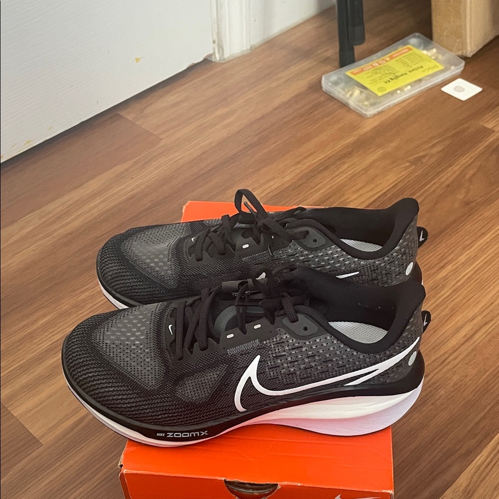 Nike Black and White Women's Running Shoes